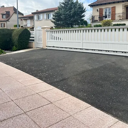 Plein Pied Avec Terrasse, Jardin A 公寓 *